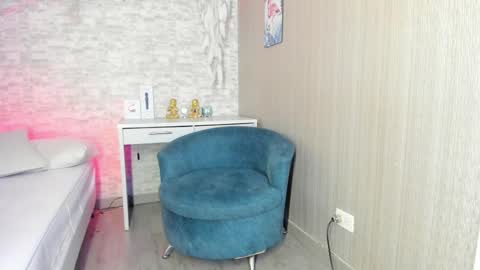 Ella online show from 9, 3, 2025