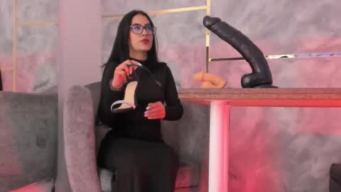  ella  online show from 8, 11, 2025