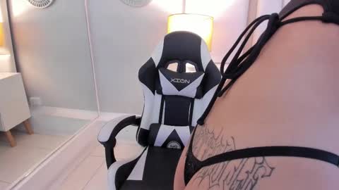 Snapshot of ellasanders chatting on 7, 3, 2026 Ella Sanders online show from 7, 3, 2026