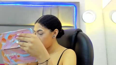 Snapshot of ellasanders chatting on 7, 3, 2026 Ella Sanders online show from 7, 3, 2026