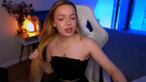 Ella online show from 15, 6, 2026