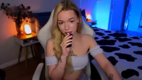 Ella online show from 10, 7, 2026