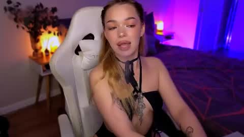 Ella online show from 14, 7, 2026