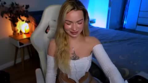 Ella online show from 30, 7, 2026