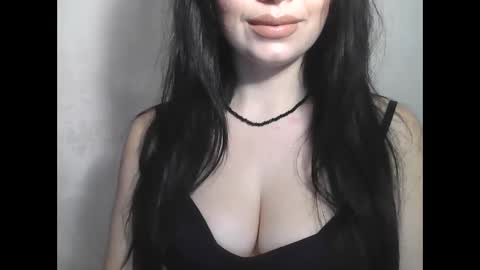 elle010843 online show from 19, 12, 2024