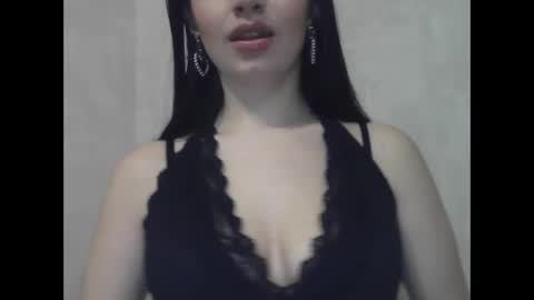 elle010843 online show from 12, 2, 2025