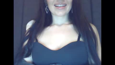 elle010843 online show from 18, 10, 2025