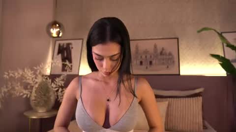 Elle Diane online show from 11, 6, 2026