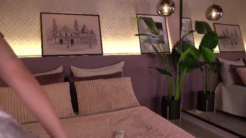 Elle Diane online show from 24, 7, 2026