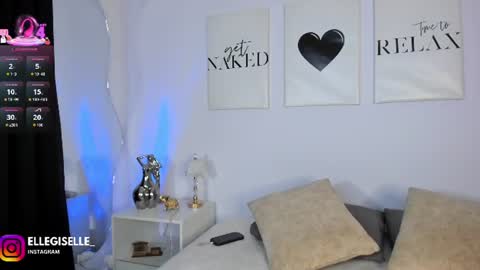 Snapshot of ellegisellee chatting on 8, 7, 2026 Yiss online show from 8, 7, 2026