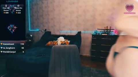 Elli   NEXT STREAM      online show from 4, 12, 2024