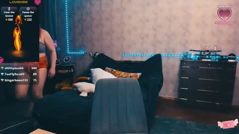 Elli   NEXT STREAM      online show from 3, 2, 2025