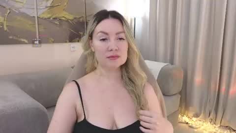 Snapshot of ellesoft1 chatting on 25, 7, 2026 ElleSoft1 online show from 25, 7, 2026