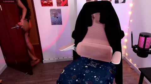  Ellie Jhonson  online show from 5, 5, 2026