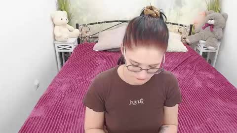 ellie_magic online show from 6, 3, 2025