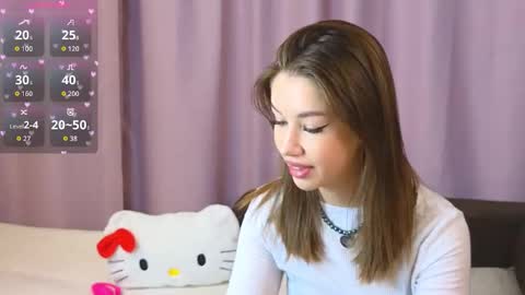 Snapshot of ellie_miller_ chatting on 5, 10, 2025 ellie online show from 5, 10, 2025