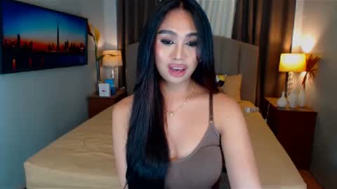 Snapshot of elliecummers chatting on 6, 2, 2025 ellie online show from 6, 2, 2025