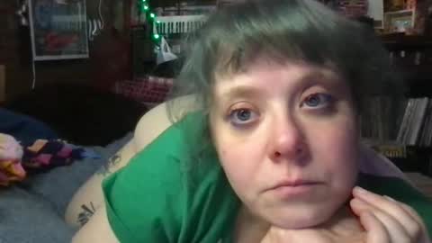 Snapshot of ellielouise11 chatting on 6, 1, 2026 Ellie Louise online show from 6, 1, 2026