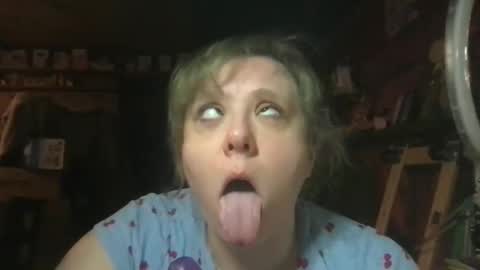 Ellie Louise online show from 30, 4, 2026