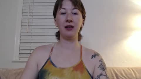 Ellie Rowyn online show from 8, 10, 2025