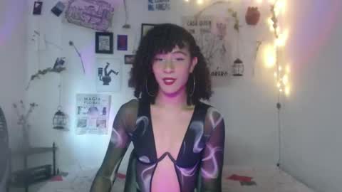 Snapshot of ellis_flowers chatting on 20, 9, 2025 . online show from 20, 9, 2025