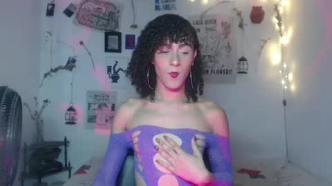 Snapshot of ellis_flowers chatting on 25, 9, 2025 . online show from 25, 9, 2025