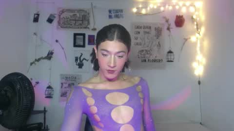 Snapshot of ellis_flowers chatting on 5, 10, 2025 . online show from 5, 10, 2025