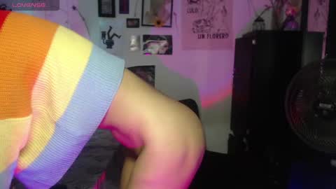 Snapshot of ellis_flowers chatting on 27, 10, 2025 . online show from 27, 10, 2025