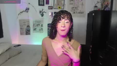 Snapshot of ellis_flowers chatting on 25, 11, 2025 . online show from 25, 11, 2025