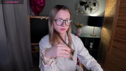 Snapshot of elliup chatting on 12, 10, 2025 elliup online show from 12, 10, 2025