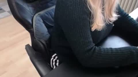 Snapshot of elly_petite chatting on 30, 9, 2025 Elly online show from 30, 9, 2025