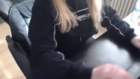 Snapshot of elly_petite chatting on 3, 10, 2025 Elly online show from 3, 10, 2025