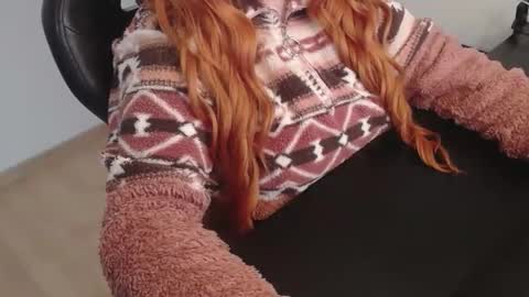 Snapshot of elly_petite chatting on 24, 11, 2025 Elly online show from 24, 11, 2025