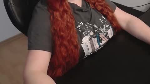 Snapshot of elly_petite chatting on 24, 2, 2026 Elly online show from 24, 2, 2026