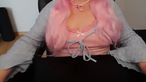 Snapshot of elly_petite chatting on 22, 3, 2026 Elly online show from 22, 3, 2026