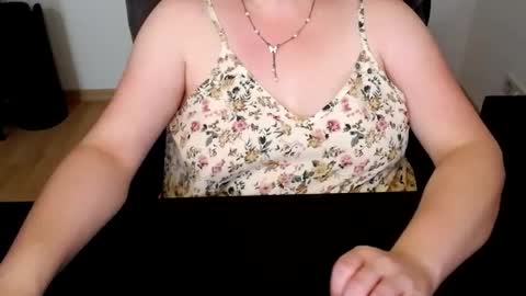 Elly online show from 22, 6, 2026