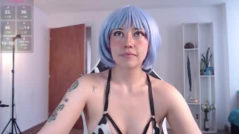 Snapshot of elly_uwuw chatting on 9, 9, 2025 Emy Castro online show from 9, 9, 2025