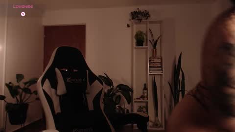 Snapshot of elly_uwuw chatting on 4, 11, 2025 Emy Castro online show from 4, 11, 2025