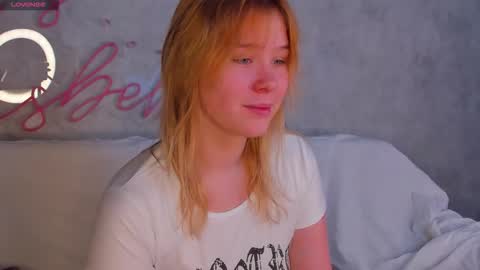 Snapshot of ellya_castro chatting on 18, 9, 2025 ellya_castro online show from 18, 9, 2025