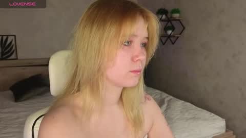 Snapshot of ellya_castro chatting on 21, 10, 2025 ellya_castro online show from 21, 10, 2025