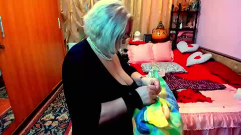 ellyhot53 online show from 4, 3, 2025