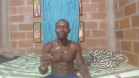 elmiltonnjakee online show from 13, 7, 2026