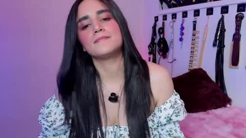 elowen_halley1 online show from 9, 4, 2026