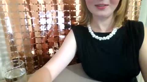 Snapshot of elsamartinez chatting on 22, 9, 2025 ElsaMartinez online show from 22, 9, 2025