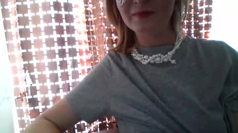 Snapshot of elsamartinez chatting on 25, 9, 2025 ElsaMartinez online show from 25, 9, 2025