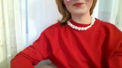 Snapshot of elsamartinez chatting on 2, 10, 2025 ElsaMartinez online show from 2, 10, 2025