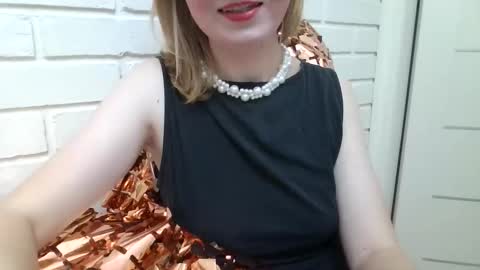 Snapshot of elsamartinez chatting on 3, 11, 2025 ElsaMartinez online show from 3, 11, 2025