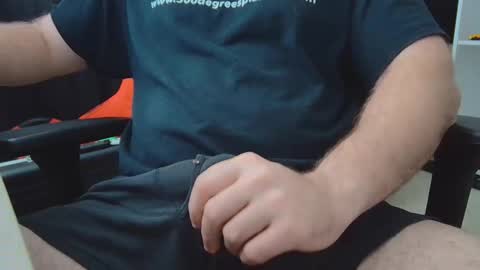 Snapshot of eltanke2206 chatting on 19, 11, 2025 alexgarg online show from 19, 11, 2025