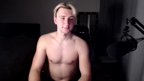 Snapshot of elvin_vaenight chatting on 1, 11, 2025 Elvin Vaenight online show from 1, 11, 2025