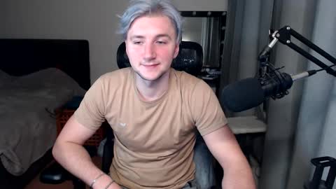 Snapshot of elvin_vaenight chatting on 7, 11, 2025 Elvin Vaenight online show from 7, 11, 2025